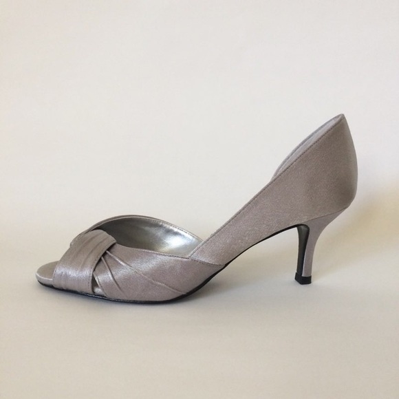 Silver Nina Culver evening sandals - Picture 3 of 7
